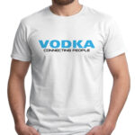VODKA CONNECTING PEOPLE - śmieszna koszulka męska z nadrukiem. Prezent na urodziny święta walentynki dzień chłopaka dzień ojca.