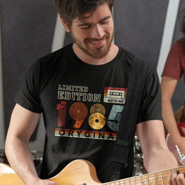 LIMITED EDITION BEST OF 1985 ORYGINAL - koszulka męska z nadrukiem. Prezent na urodziny święta walentynki dzień chłopaka dzień ojca.