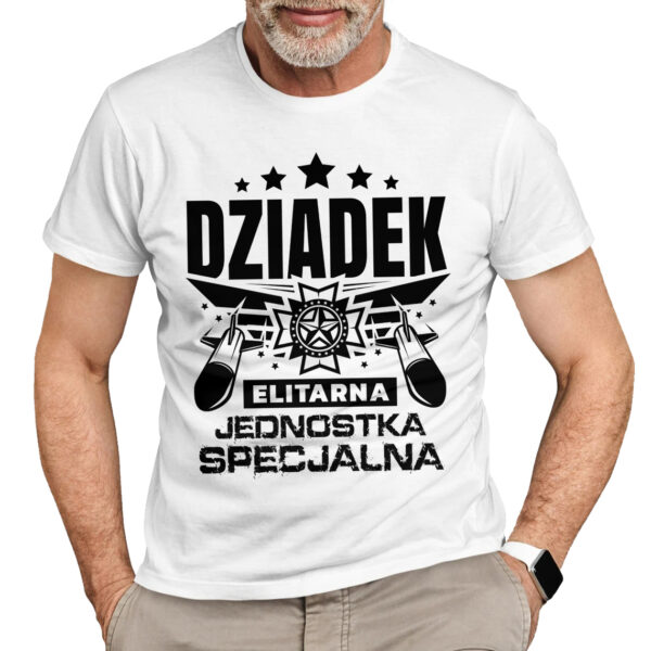 DZIADEK ELITARNA JEDNOSTKA SPECJALNA - koszulka męska z nadrukiem na dzień dziadka. Prezent dla dziadka.