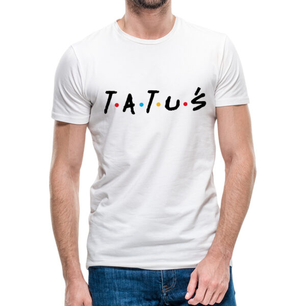 Z NADRUKIEM TATUŚ FRIENDS - koszulka męska z nadrukiem na dzień ojca. Prezent dla Taty.