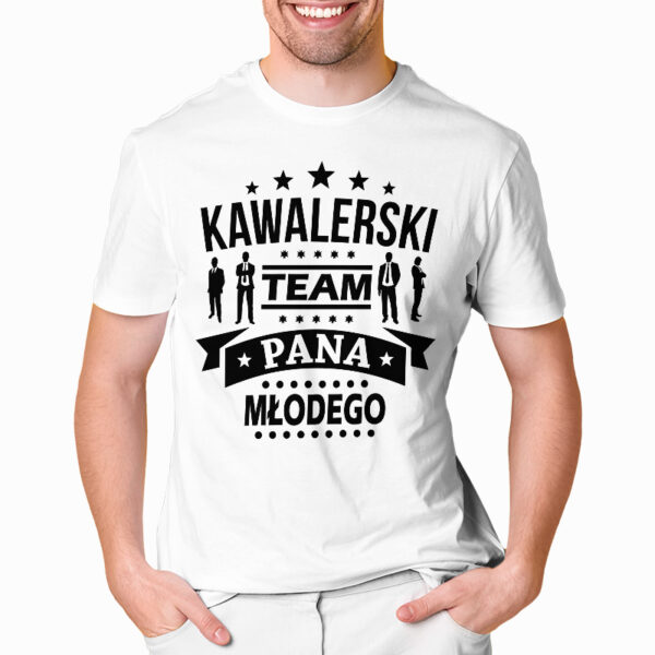 KAWALERSKI TEAM PANA MŁODEGO - koszulka męska z nadrukiem na wieczór kawalerski. Prezent dla Pana Młodego. Koszulki dla ekipy Pana Młodego