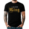 I AM HER KING - Koszulka męska z nadrukiem na walentynki, dzień chłopaka. Prezent na urodziny, święta, dzień ojca.