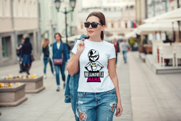 NIESAMOWITA MAMA - koszulka damska z nadrukiem. Prezent na dzień mamy, urodziny, święta walentynki dzień kobiet.