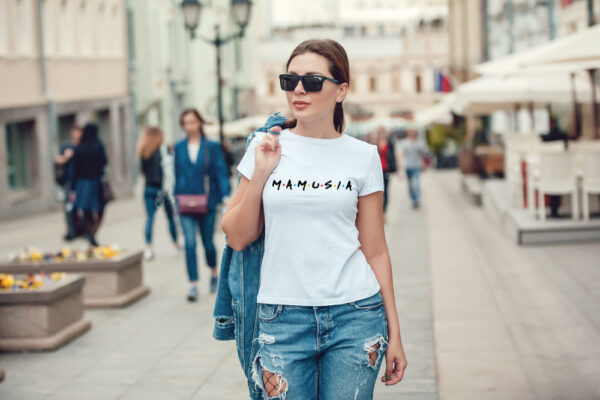 MAMUSIA - koszulka damska z nadrukiem. Prezent na dzień mamy, urodziny, święta walentynki dzień kobiet.