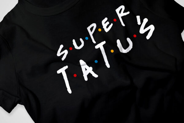 Koszulka „SUPER TATUŚ” z logo w stylu Friends – prezent dla taty