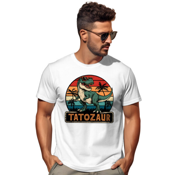 Koszulka „TATOZAUR” z zabawną grafiką tyranozaura w okularach – upominek na Dzień Ojca