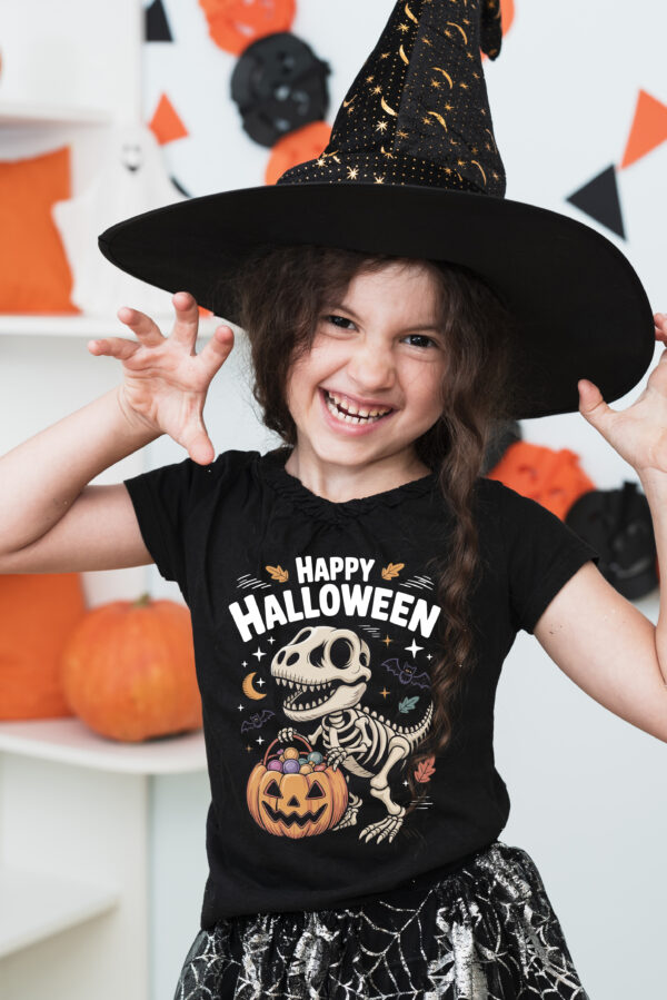 Koszulka dziecięca z napisem „Happy Halloween” i grafiką szkieletu dinozaura z cukierkami