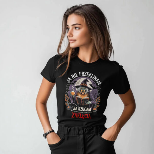 Koszulka z napisem „Ja nie przeklinam, ja rzucam zaklęcia” i grafiką czarownicy – t-shirt na Halloween